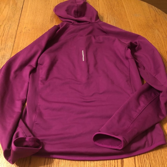 Nike sweatshirt-size medium. - Picture 5 of 5